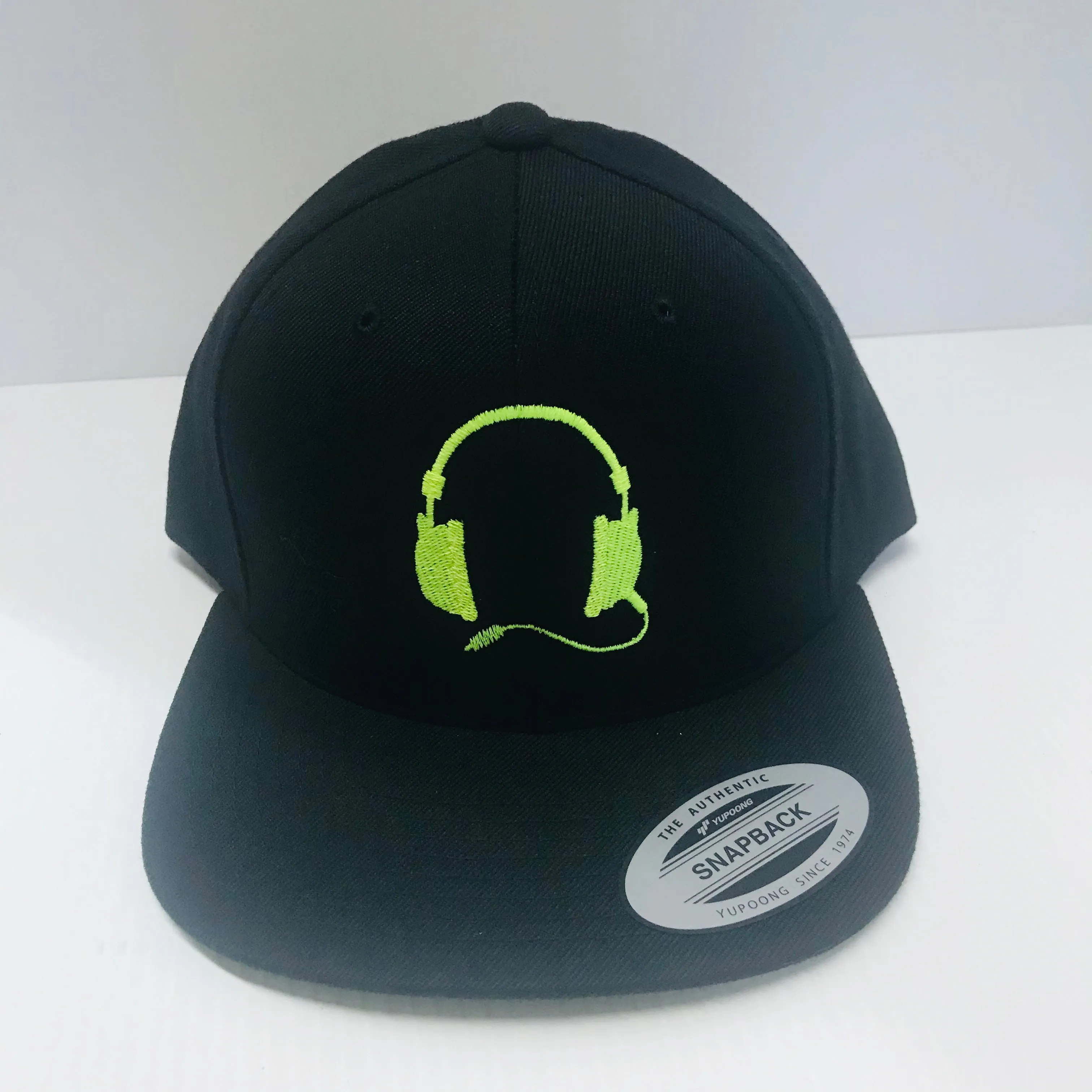 Black cap /Neon yellow  logo