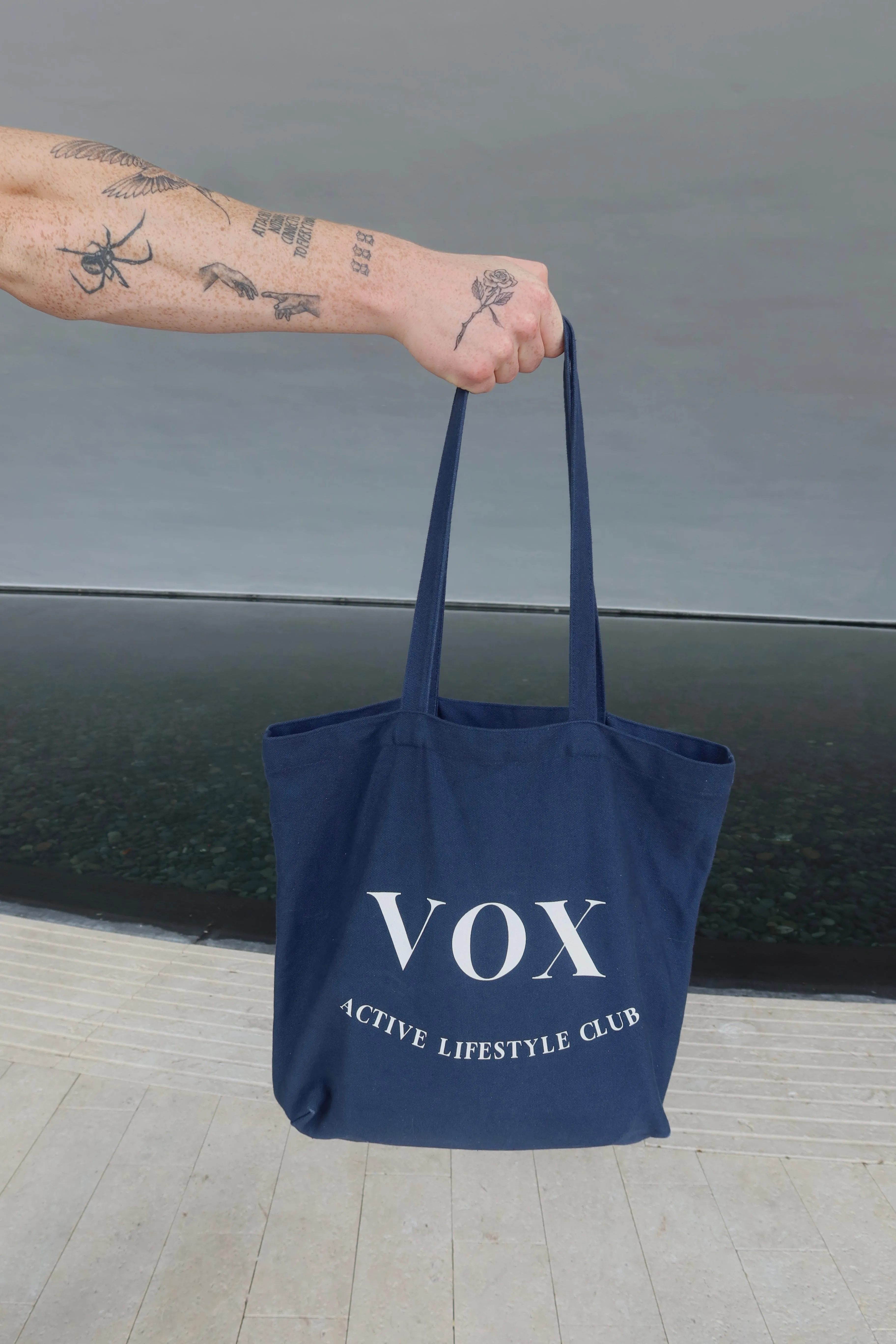 Daily Tote Navy